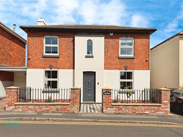 3 Bedroom Detached House For Sale In George Street, Worksop, S80