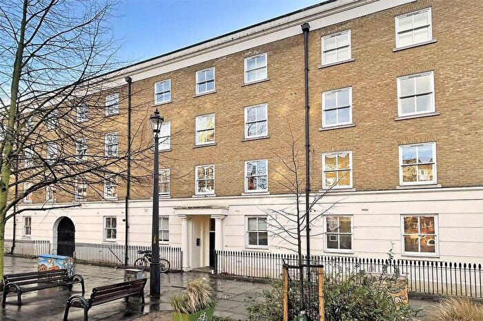 3 Bedroom Flat To Rent In Portland Court, London, Trinity Street, SE1