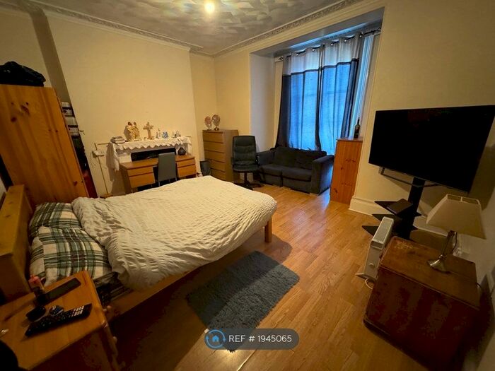 2 Bedroom Flat To Rent In Bevois Mansions, Southampton, SO14