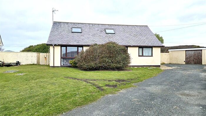 3 Bedroom Bungalow For Sale In Isallt Estate, Trearddur Bay, Holyhead, Isle Of Anglesey, LL65