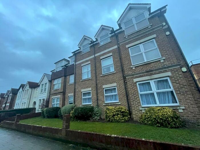 1 Bedroom Apartment To Rent In Ravenscroft Road, Beckenham, BR3