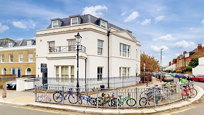 2 Bedroom Flat To Rent In Charlwood Rd, West Putney, SW15