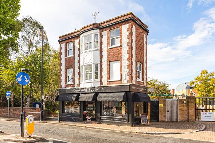 3 Bedroom Flat To Rent In Paradise Road, Richmond, TW9