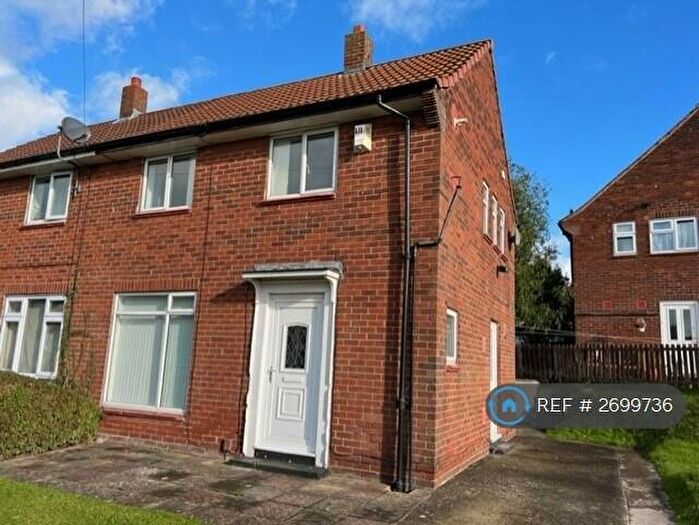2 Bedroom Semi Detached House To Rent In Pigeon Cote Road, Leeds, LS14