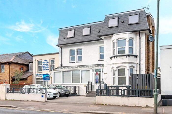 2 Bedroom Apartment For Sale In Broadway, Bexleyheath, DA6