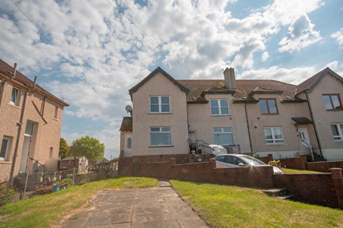3 Bedroom Flat To Rent In Denfield Gardens, Cardenden, KY5