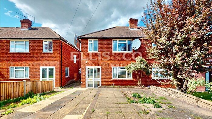3 Bedroom Semi-detached House For Sale In Hedgerley Gardens, Greenford, UB6