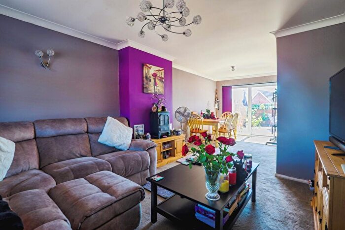 3 Bedroom Semi Detached House For Sale In Windmill Street, Rochester, Kent, ME2