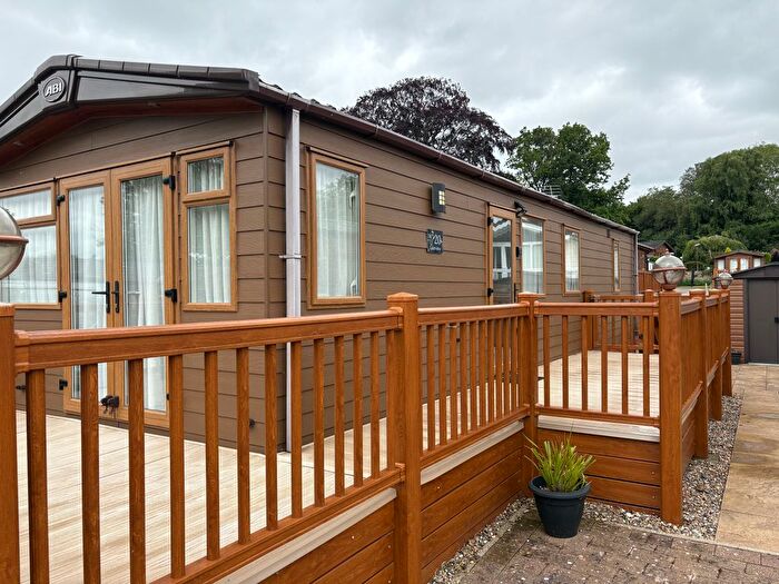 2 Bedroom Mobile/park Home For Sale In Haveringland Hall Park, Haveringland, Nr Norwich, NR10