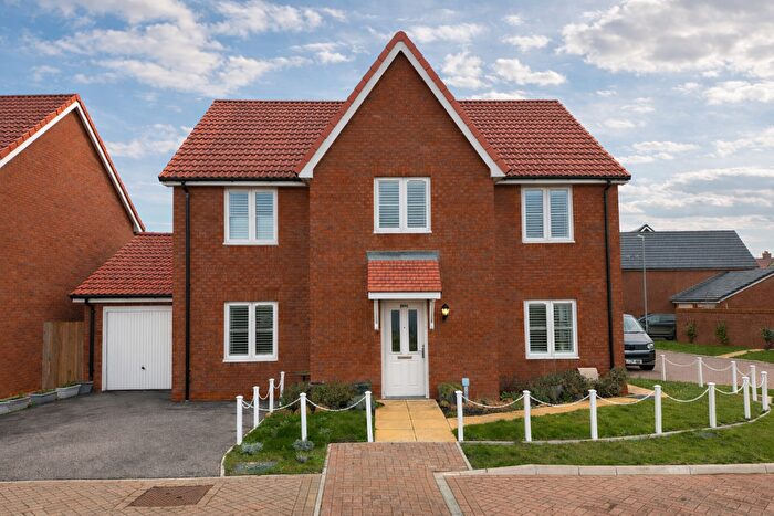 4 Bedroom Detached House For Sale In Blackmill Way, Sandwich, Kent, CT13