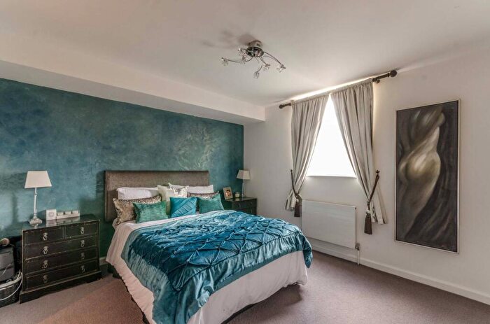 2 Bedroom Flat For Sale In Leeward Court, St Katharine Docks, London, E1W