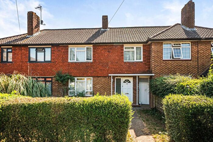 3 Bedroom Terraced House For Sale In Richland Avenue, Coulsdon, CR5