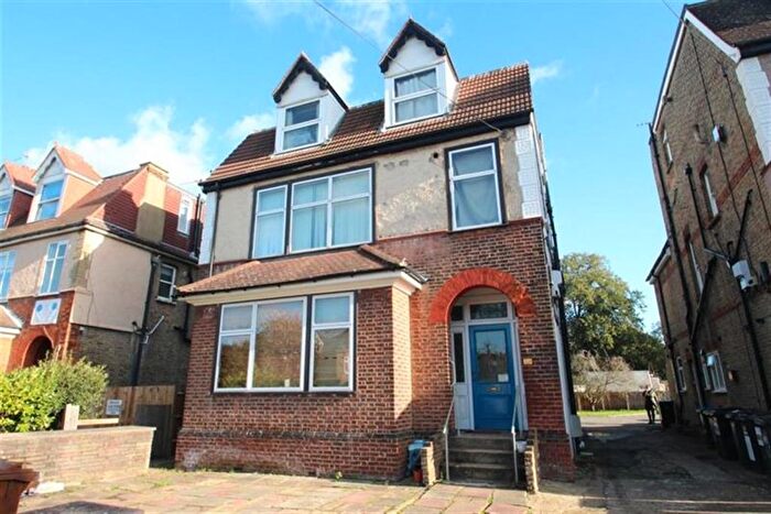 3 Bedroom Flat To Rent In Ashburton Road, Addiscombe, Croydon, CR0