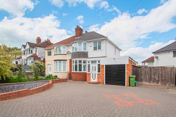 3 Bedroom Semi-Detached House To Rent In Hillcrest Avenue, Halesowen, B63