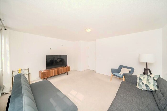 2 Bedroom Apartment To Rent In Church Street, London, NW8