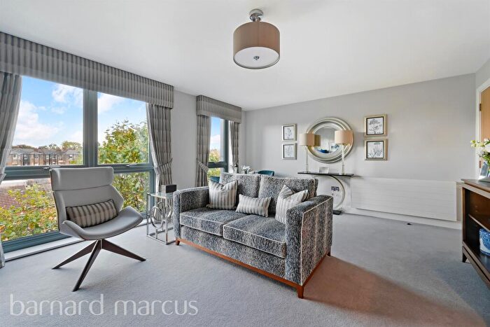 1 Bedroom Retirement Property For Sale In Battersea Park Road, London, SW11
