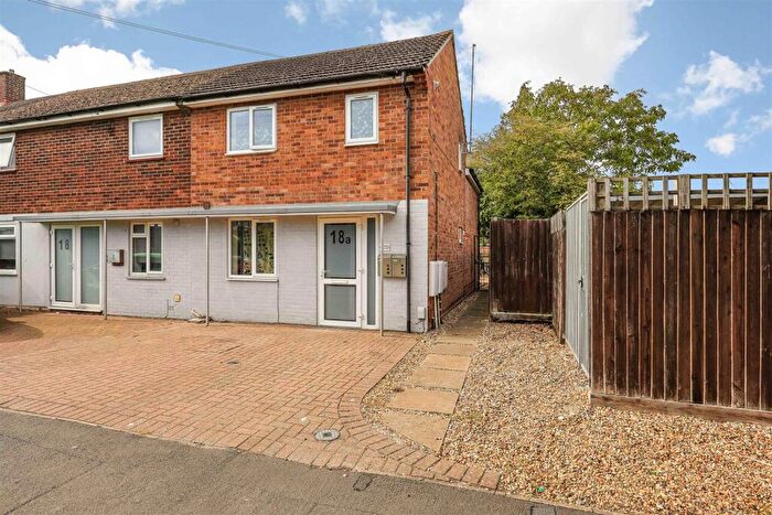 2 Bedroom House To Rent In Mere Way, Cambridge, CB4