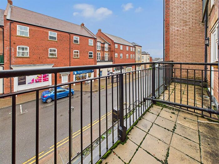 2 Bedroom Flat To Rent In Larch Close, Nuneaton, CV10