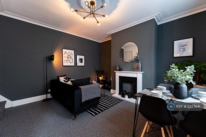 2 Bedroom Terraced House To Rent In Harold Mount, Leeds, LS6