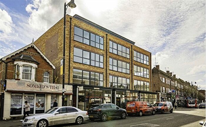 1 Bedroom Flat To Rent In Diggers Lane, Weybridge, KT13