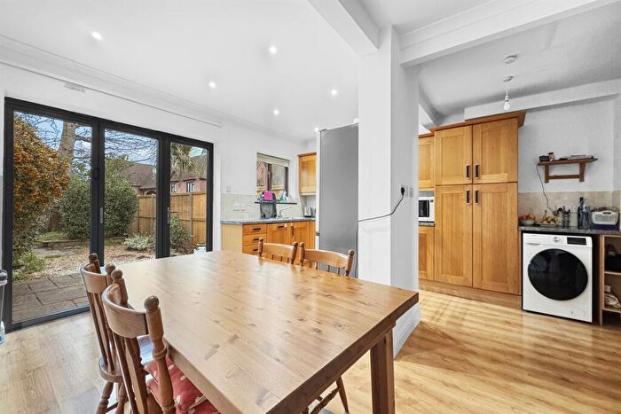 3 Bedroom End Of Terrace House To Rent In Bedroom End Terrace House In Chichester, PO19