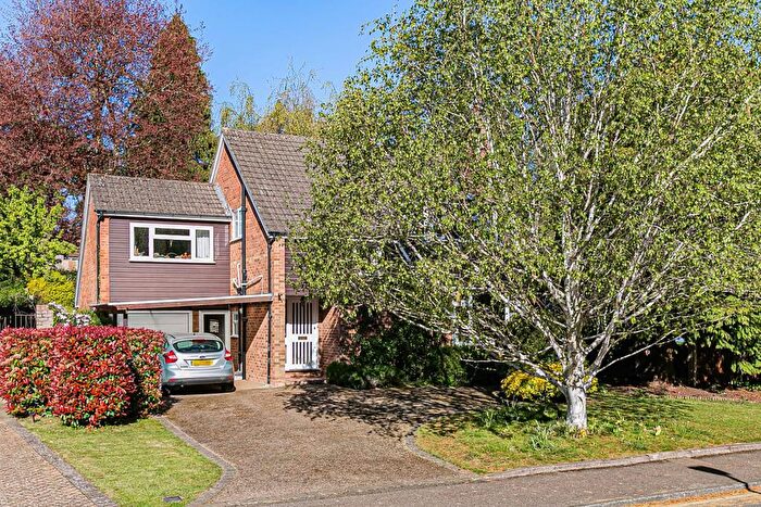 4 Bedroom Property For Sale In Valley Close, Hertford, SG13