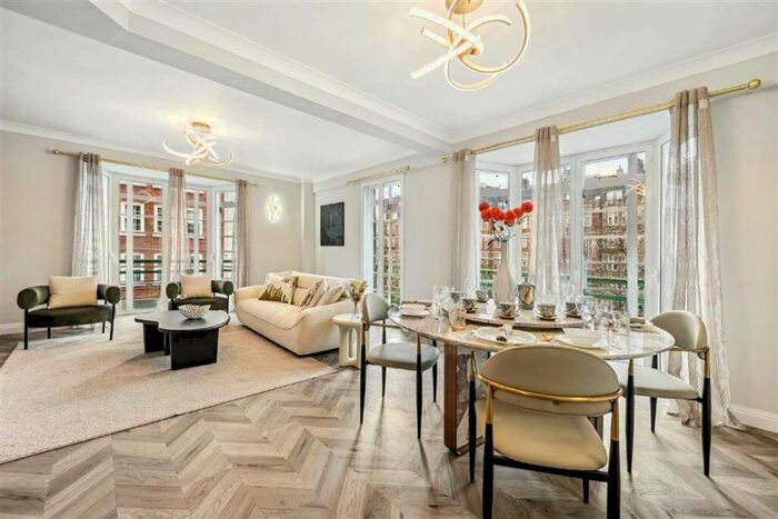 3 Bedroom Flat To Rent In Gloucester Place, Marylebone, NW1