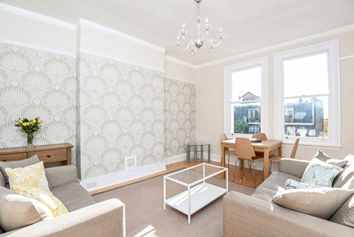 2 Bedroom Flat To Rent In Fortune Green Road, West Hampstead, London, NW6