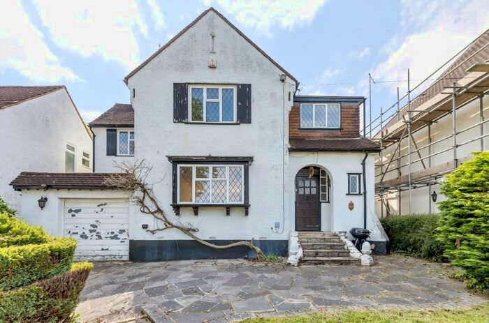 4 Bedroom Detached House To Rent In Lynwood Grove, Orpington, BR6