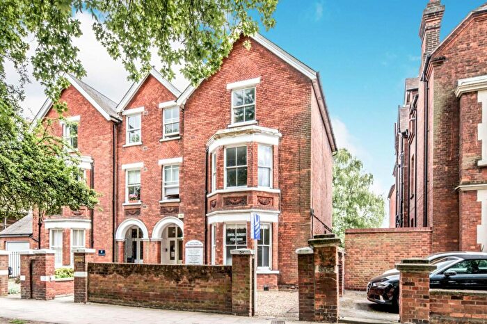 1 Bedroom Flat To Rent In De Parys Avenue, Bedford, MK40