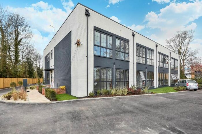 1 Bedroom Flat To Rent In Newbury, Berkshire, RG14