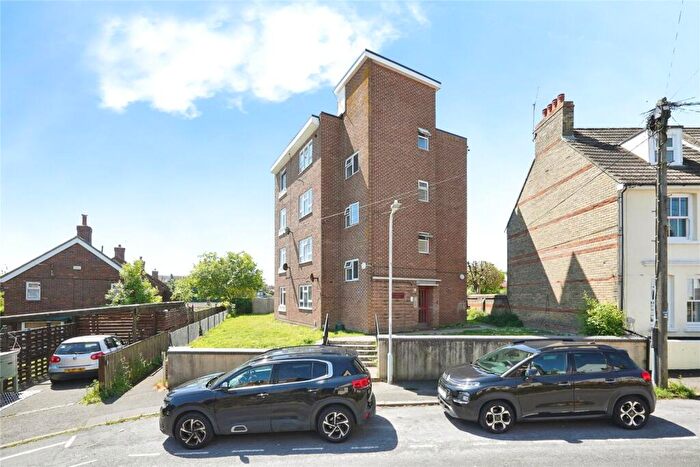 2 Bedroom Flat For Sale In Harvey Street, Folkestone, Kent, CT20