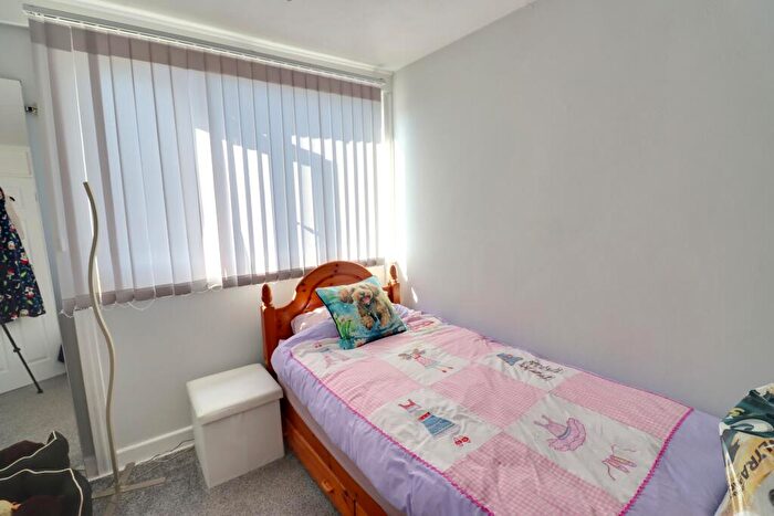 3 Bedroom End Of Terrace House For Sale In Chaucer Close, Waterlooville, PO7