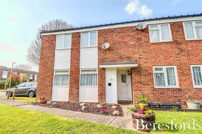3 Bedroom End Of Terrace House For Sale In Sparrows Close, Highwood, CM1