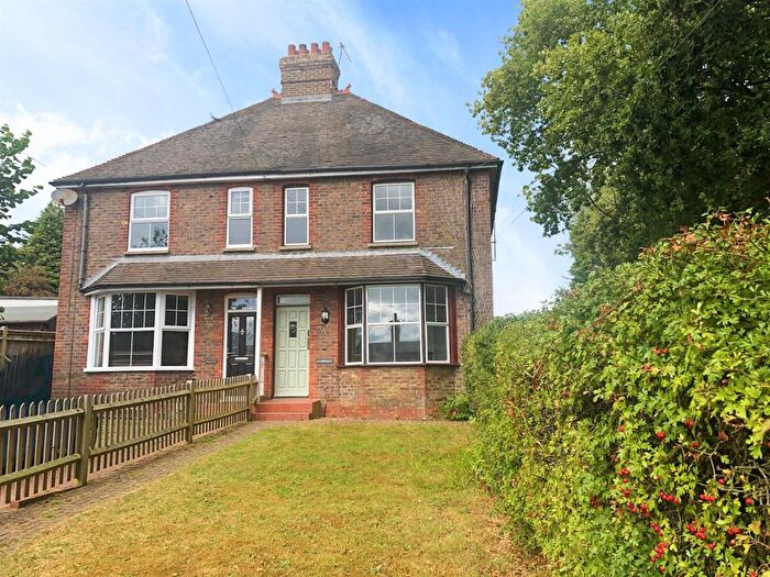 3 Bedroom Property To Rent In The Avenue, Horam, TN21