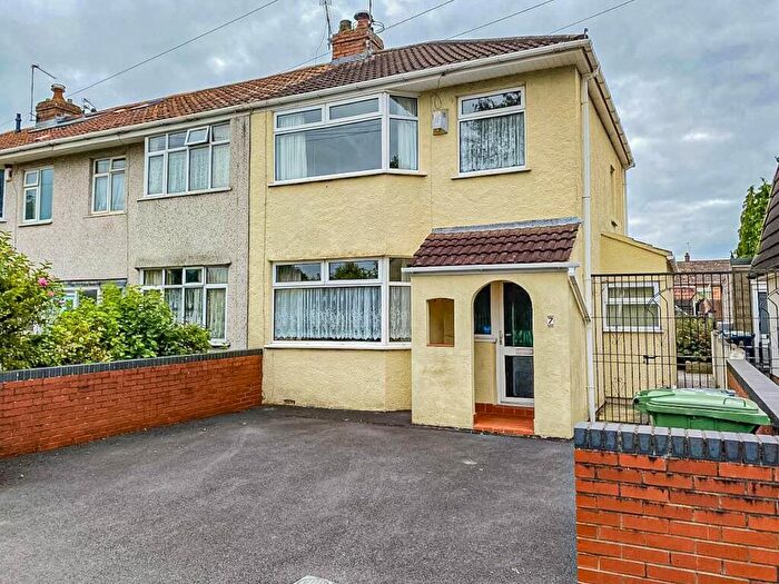 4 Bedroom End Of Terrace House To Rent In Blenheim Drive, Filton, Bristol, BS34