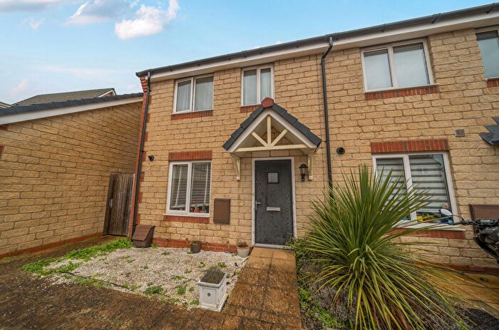 2 Bedroom End Terrace House For Sale In Foxglove Way, Didcot, Oxfordshire, OX11