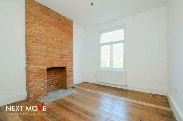 3 Bedroom Flat To Rent In Rectory Road, Stoke Newington, N16