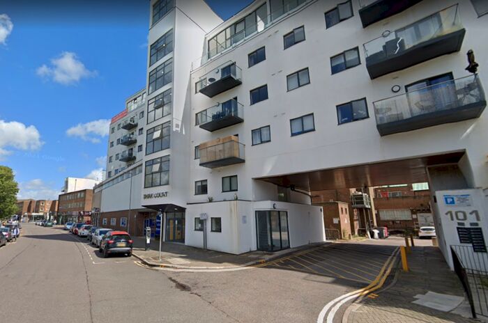 1 Bedroom Flat To Rent In , Swan Court, HP1
