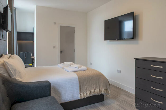 Studio To Rent In - Derrys Villa, Flat, PL4