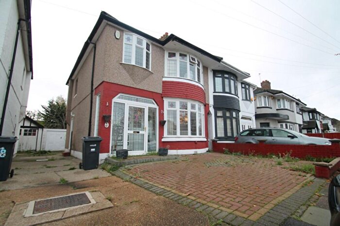 3 Bedroom Semi Detached House For Sale In Werneth Hall Road, Ilford, London, IG5