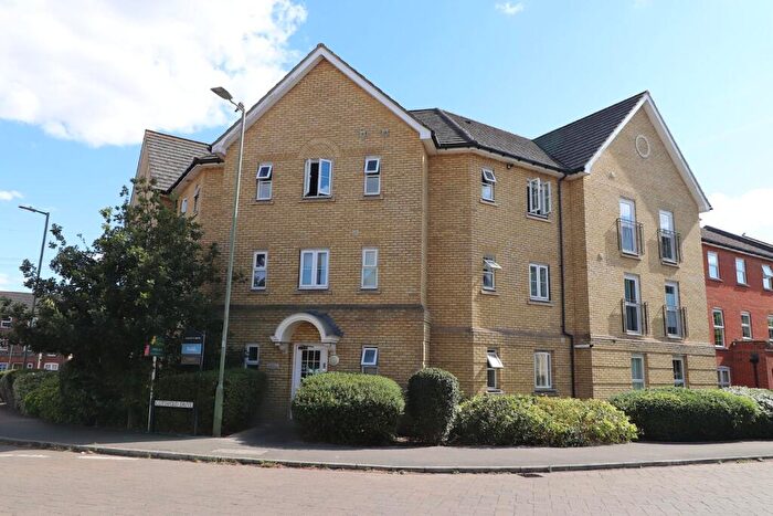 2 Bedroom Apartment For Sale In Mendip Way, Stevenage, Hertfordshire, SG1