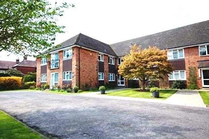 2 Bedroom Flat To Rent In Mardon, Westfield Park, Pinner, HA5