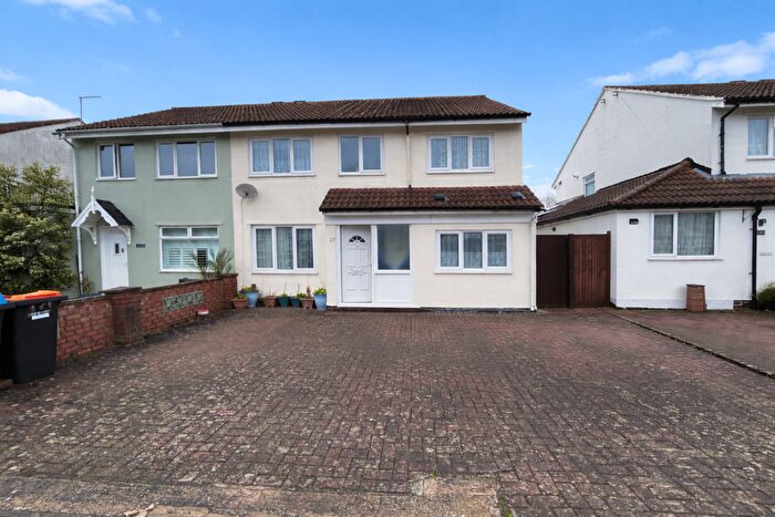 2 Bedroom Apartment To Rent In Vauxhall, MK13