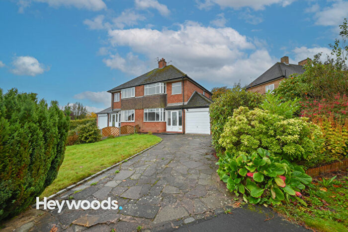 3 Bedroom Semi-Detached House To Rent In Camborne Crescent, Westlands, ST5