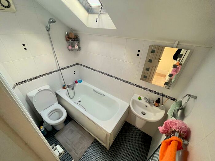 2 Bedroom Apartment To Rent In London Road, Stoke-on-Trent, Staffordshire, ST4