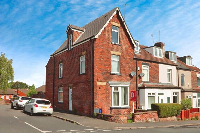 4 Bedroom End Of Terrace House For Sale In Furnace Lane, Sheffield, South Yorkshire, S13