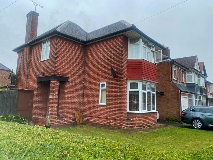 3 Bedroom Semi-Detached House To Rent In Bromefield, Stanmore, HA7