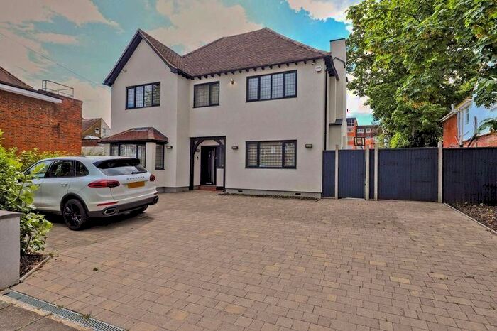 5 Bedroom Detached House To Rent In King Edwards Road, Ruislip, HA4