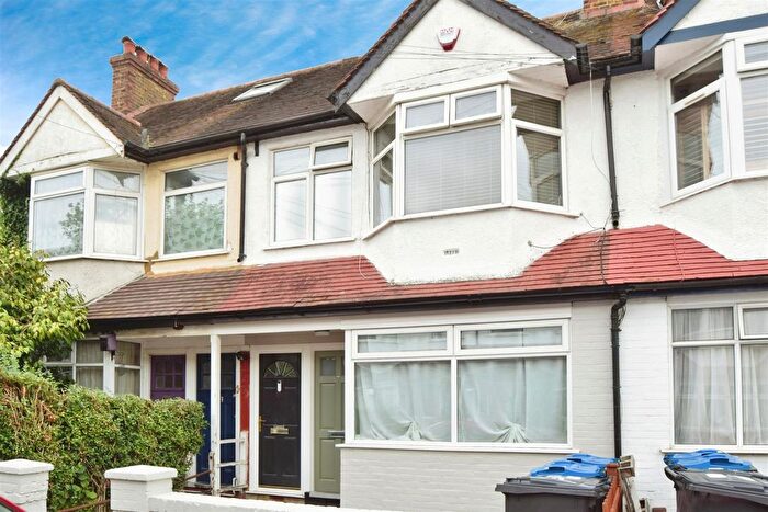 1 Bedroom Maisonette To Rent In Marlborough Close, Colliers Wood, London, SW19